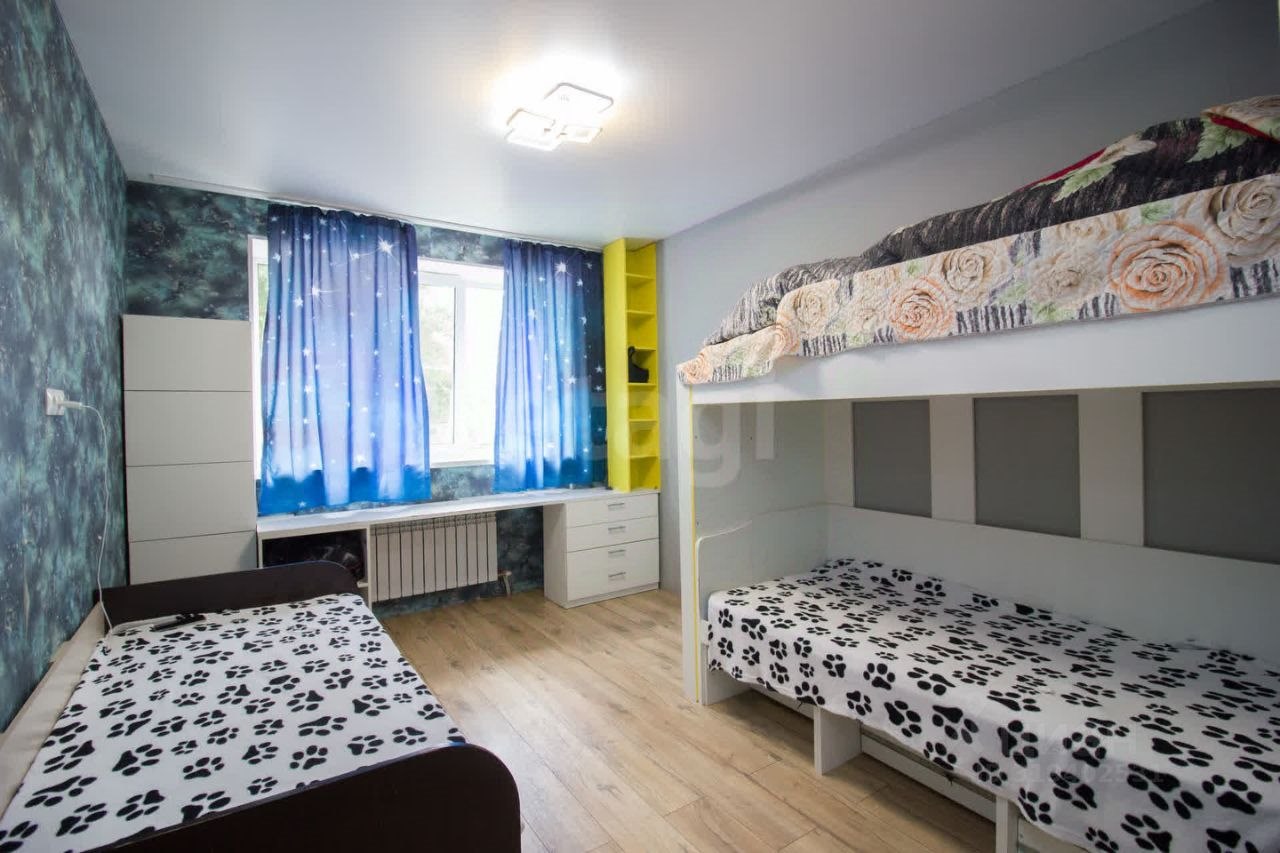 Дом, 286.8 м², 9.75 соток