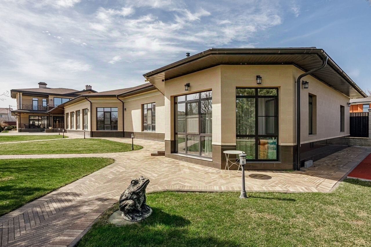 Дом, 795 м², 30 соток