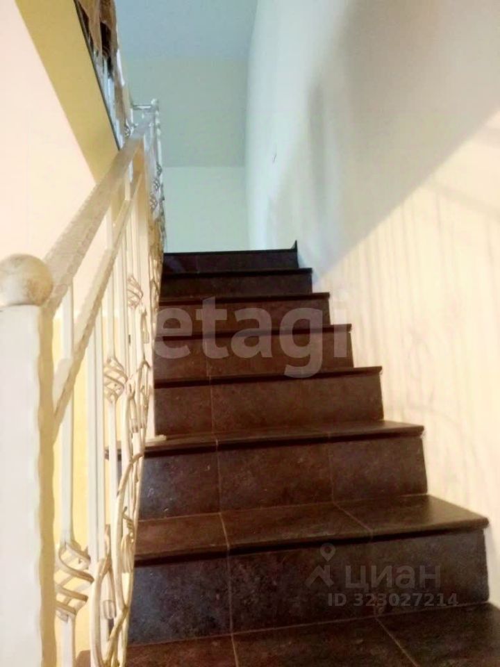 3 этажный, Таунхаус, 242.4 м², 8 соток, 3 этажа