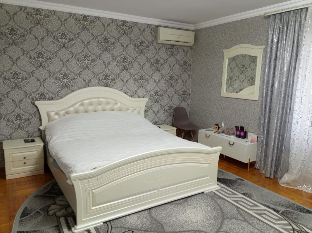 4-комн., 170 м², 1/5 этаж