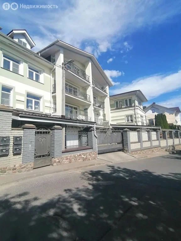 5-комн. квартира, 260 м2, 2/3 этаж