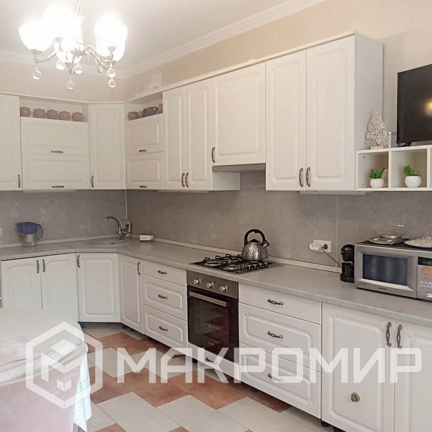 Дом, 223.9 м², 15 соток