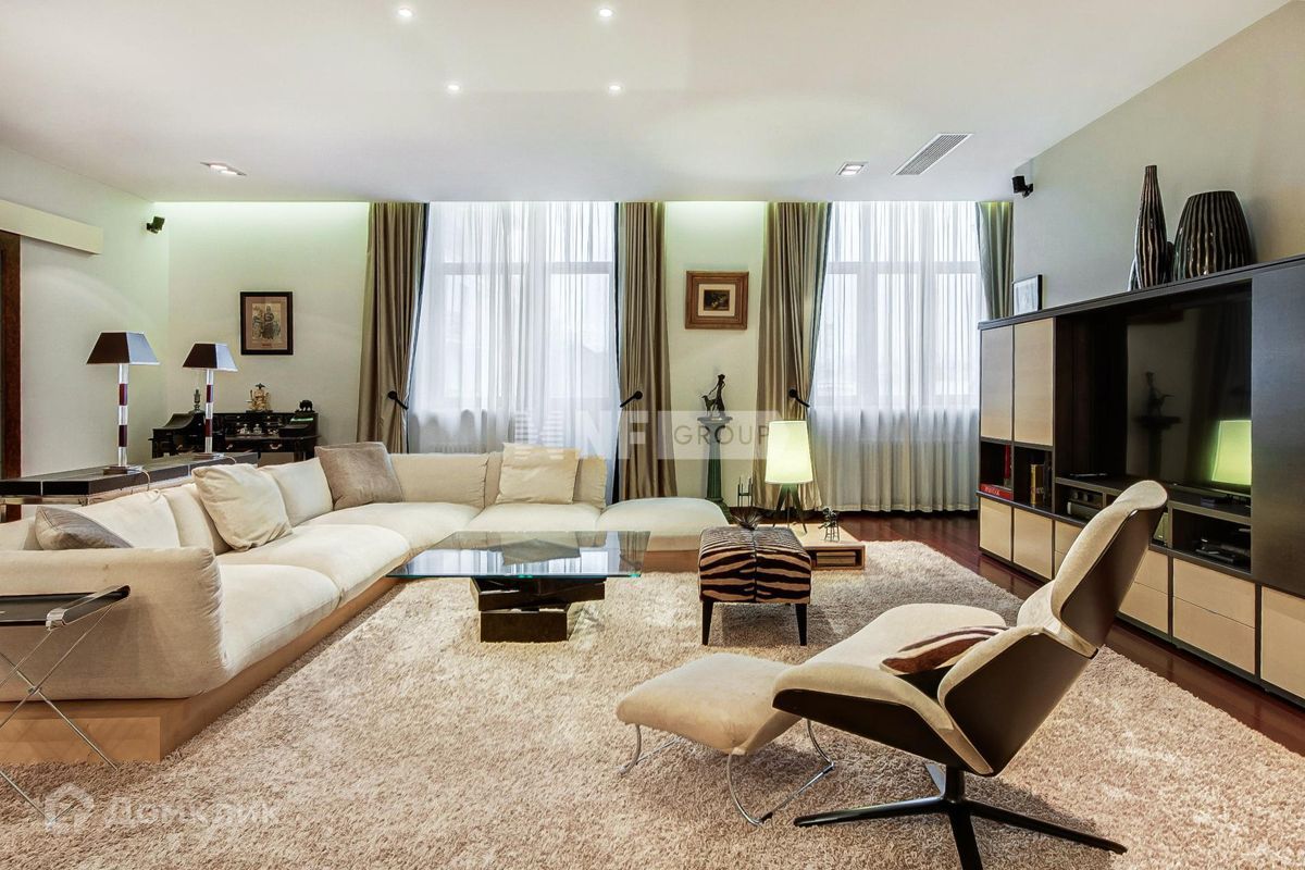 4-комн., 210.3 м², 3/6 этаж