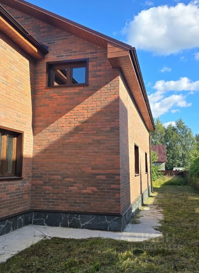 Дом, 240.1 м², 8 соток