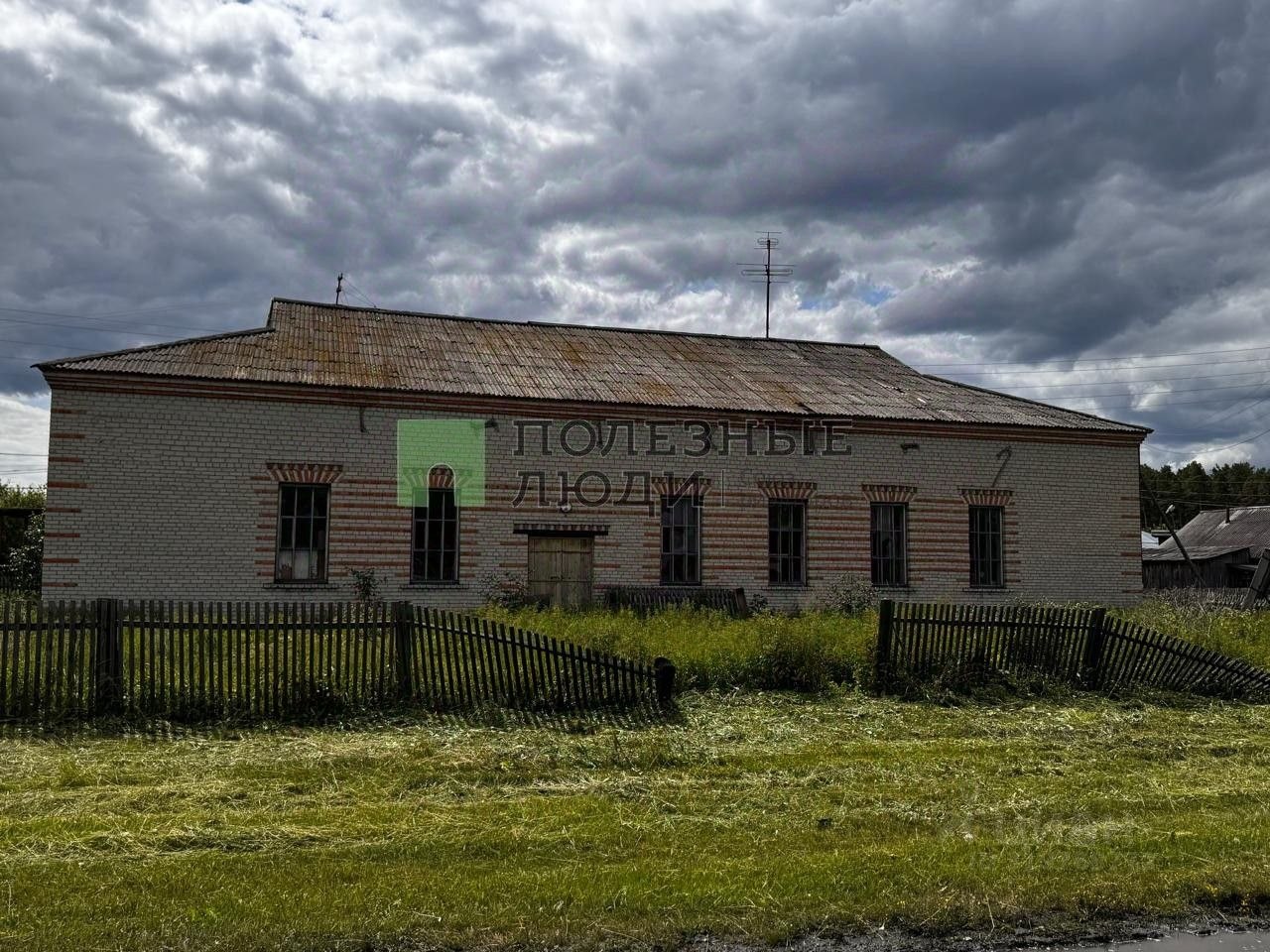 Дом, 441 м², 6 соток