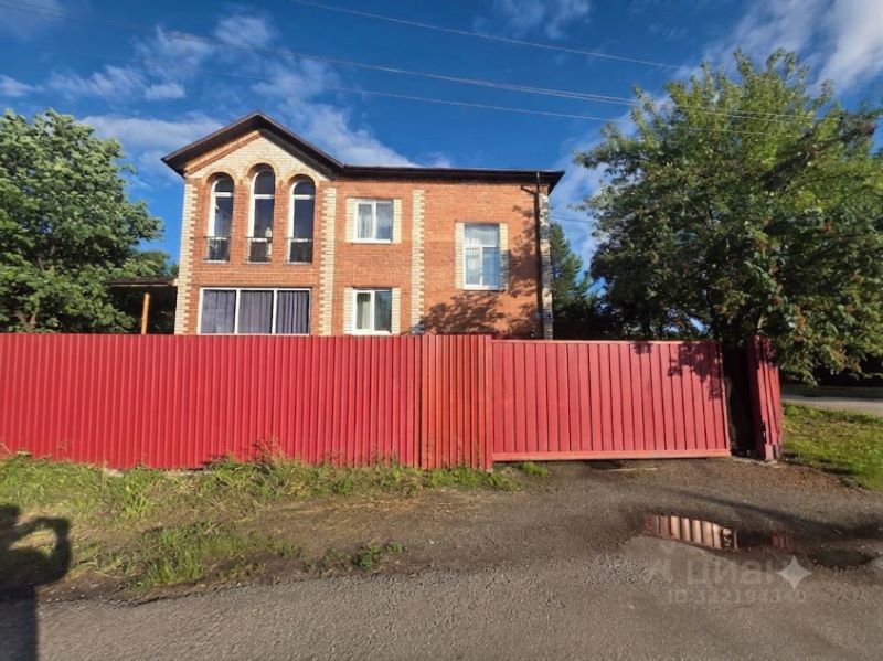 Коттедж, 230 м², 15 соток