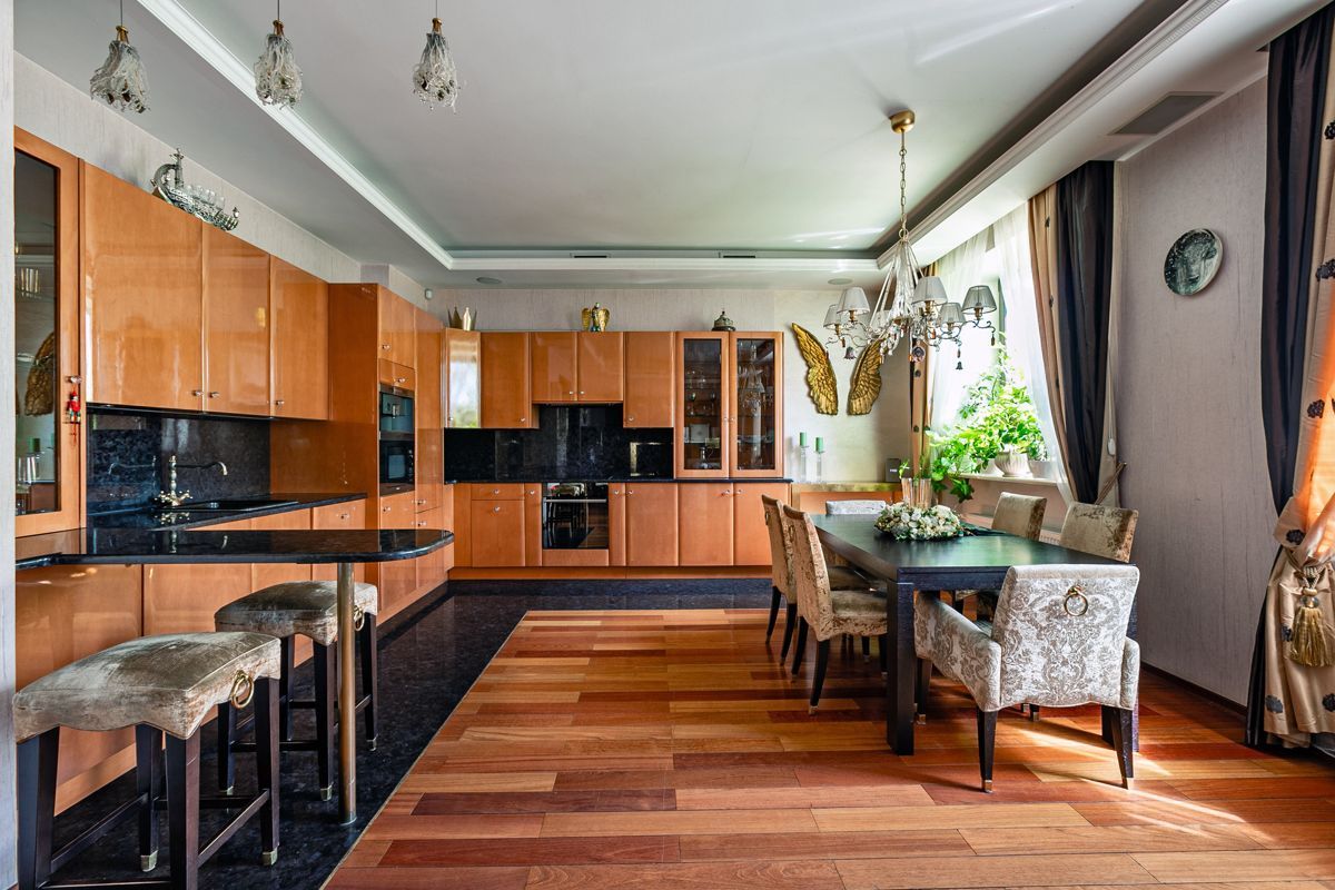 4-комн., 137.7 м², 2/5 этаж