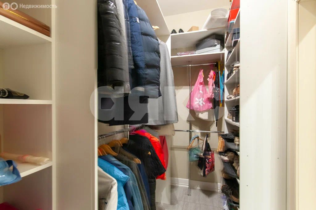 3-комн., Квартира в новостройке, 224.7 м², 2/3 этаж