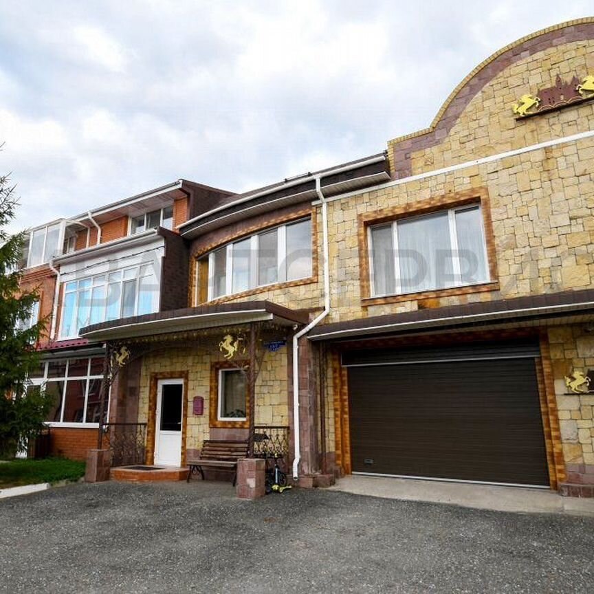 Таунхаус, 440 м², 5.5 соток