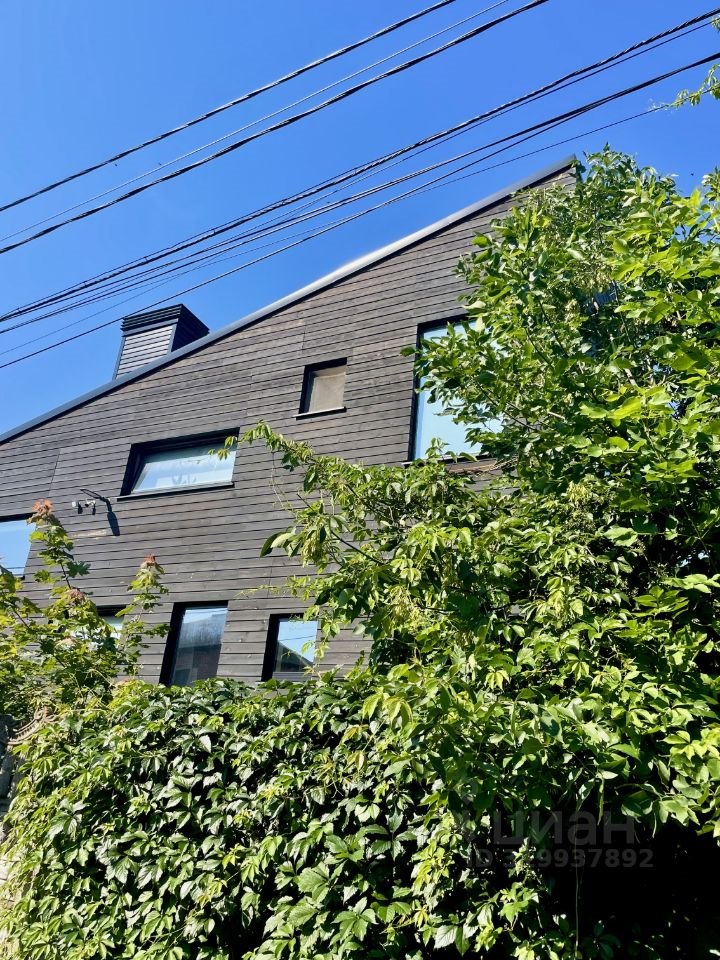 Коттедж, 287.7 м², 6 соток