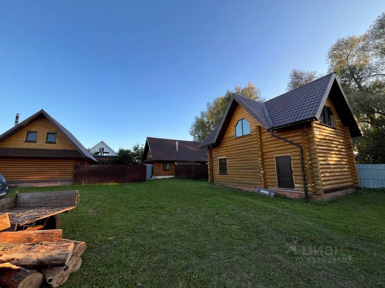 Коттедж, 200 м², 8 соток