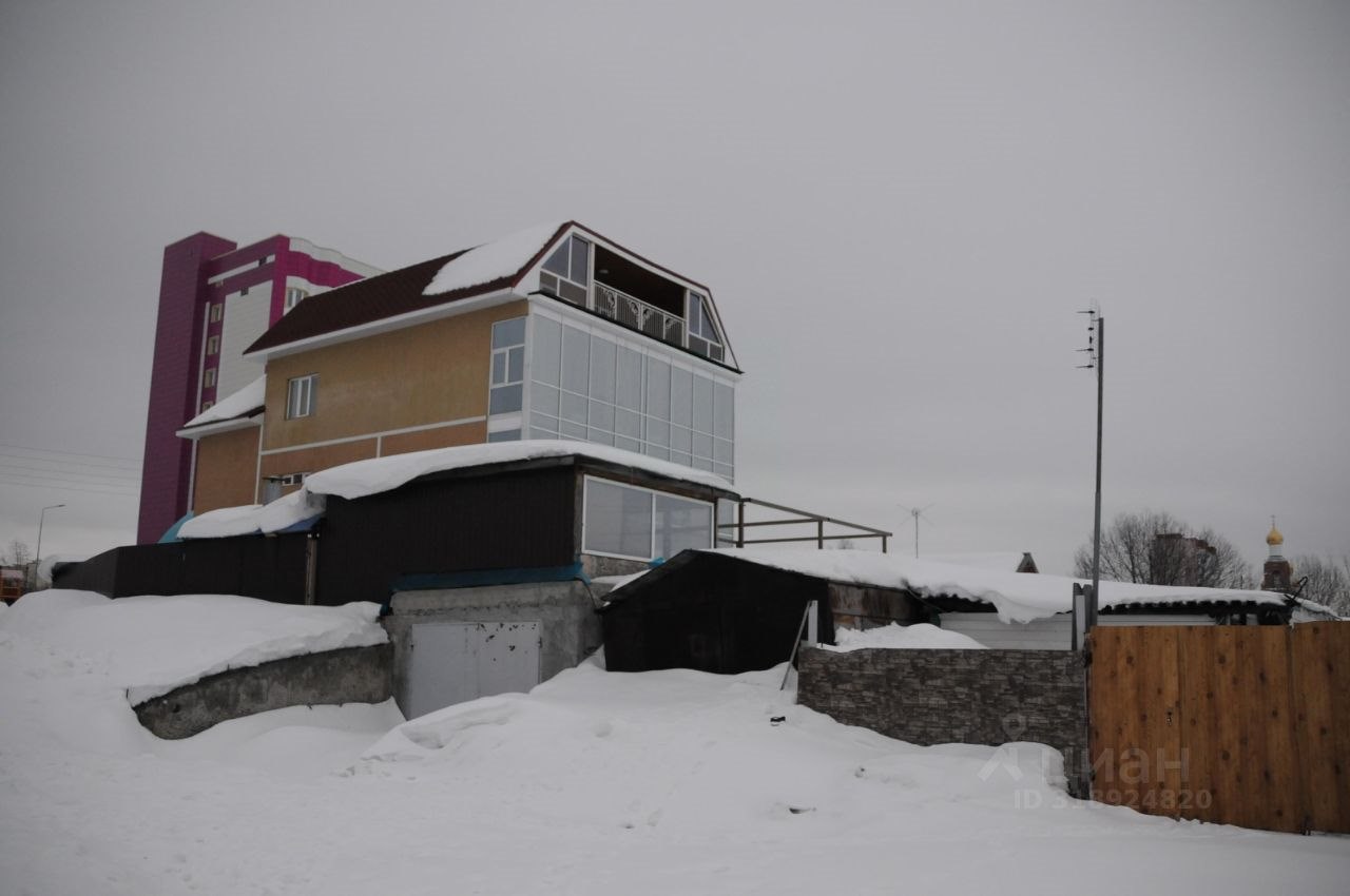 Коттедж, 394 м², 0.09 соток