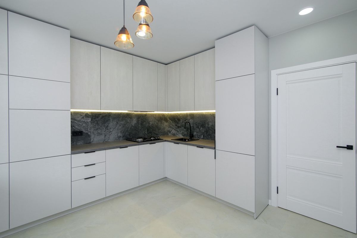 3-комн., 80 м², 1/10 этаж