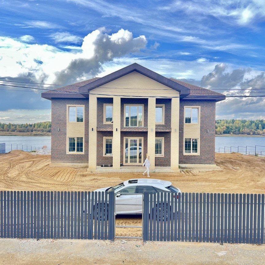  дом, 220 м², 25 соток