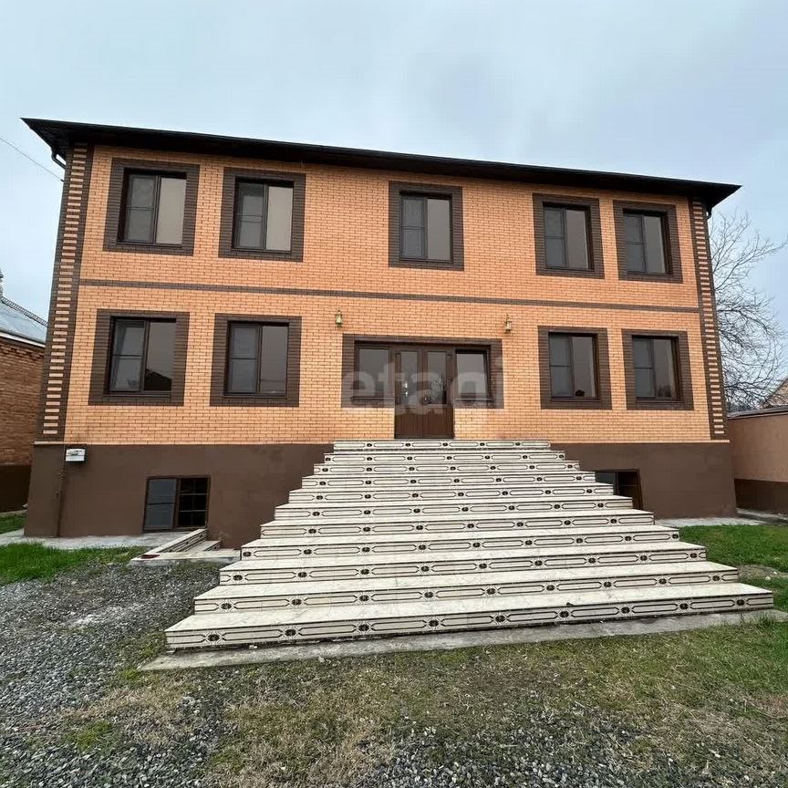 Дом, 400 м², 10 соток