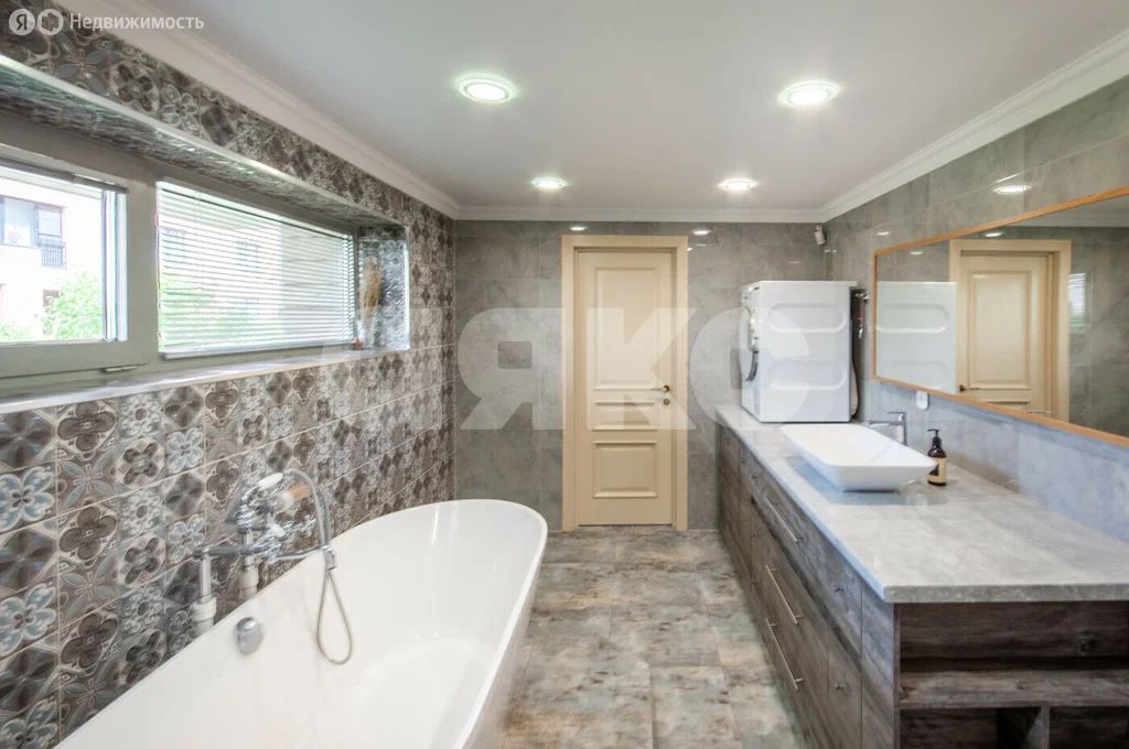 3-комн., Квартира в новостройке, 224.7 м², 2/3 этаж