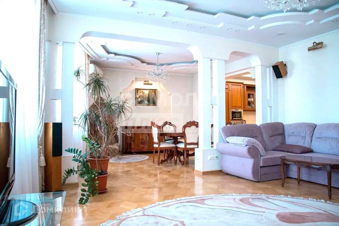 3-комн., 142.3 м², 4/9 этаж