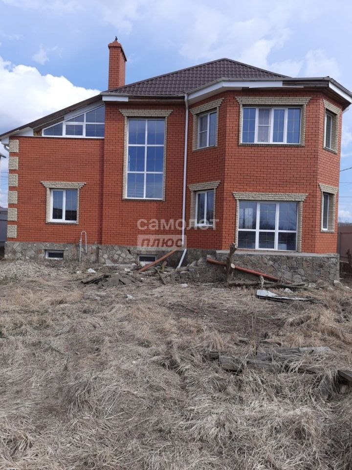 Коттедж, 280 м², 11 соток