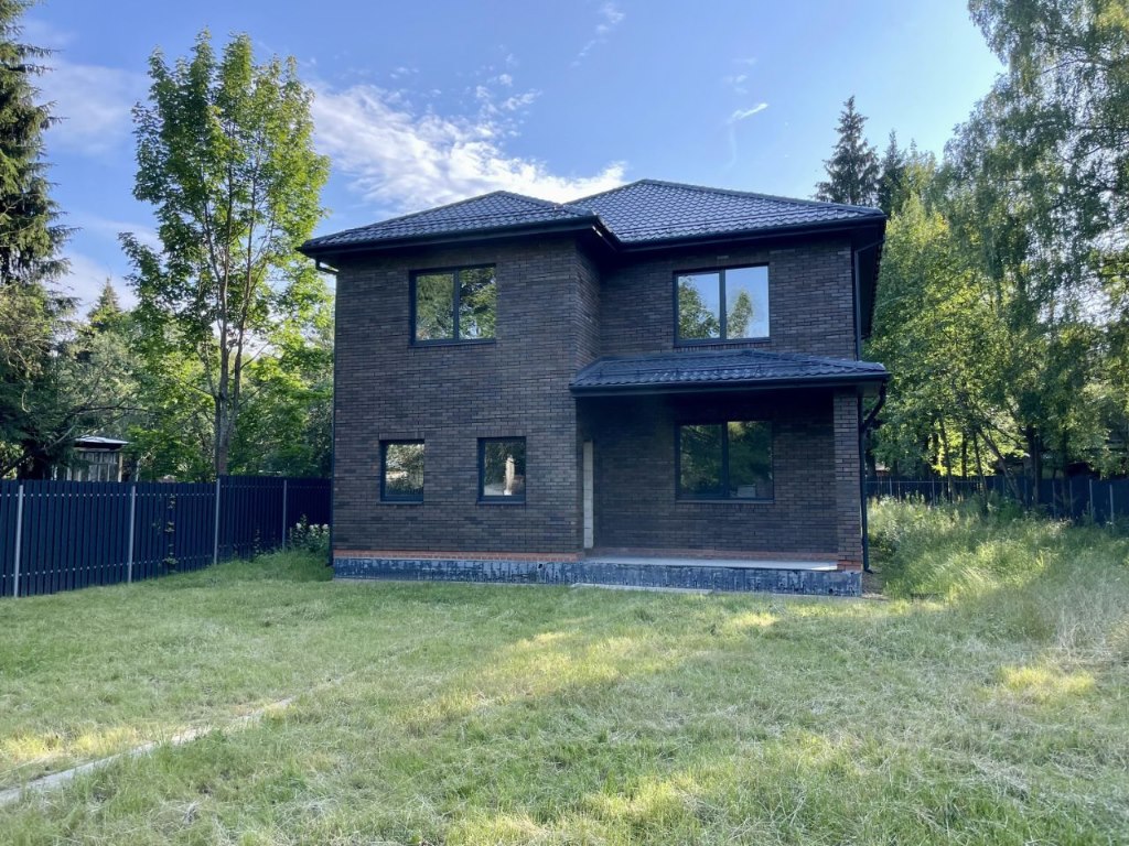 2-этажный коттедж, 240 м², 11 соток