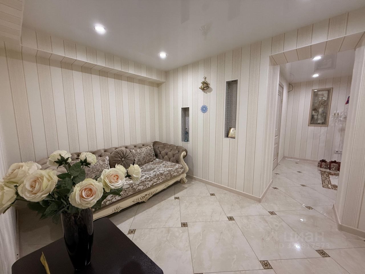 3-этажный дом, 309 м², 10 соток