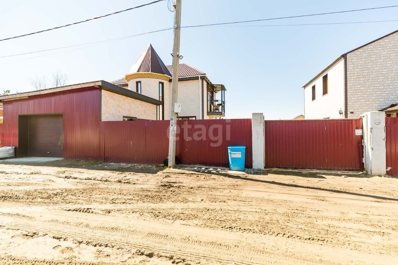 Коттедж, 206 м², 10 соток