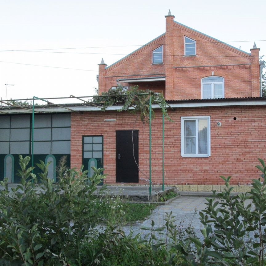 Дом, 369.3 м², 5 соток