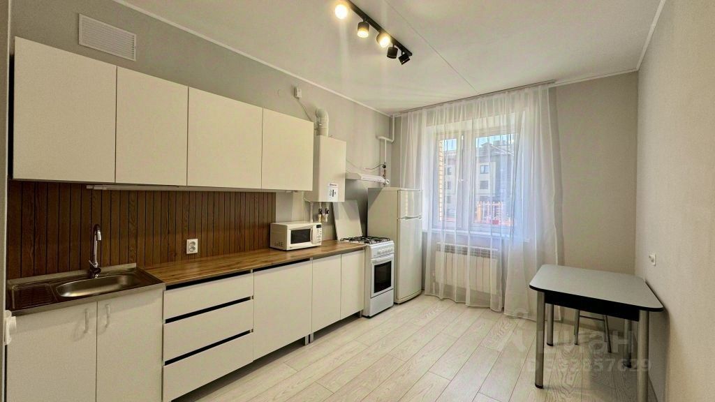 1-комн. квартира, 40 м2, 1/3 этаж