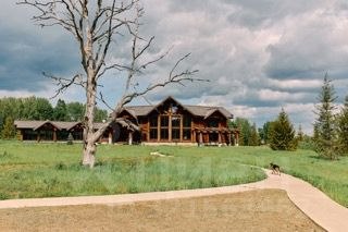 Дом, 741.7 м², 25.9 соток