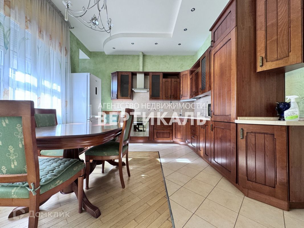 3-комн. квартира, 130 м2, 1/5 этаж