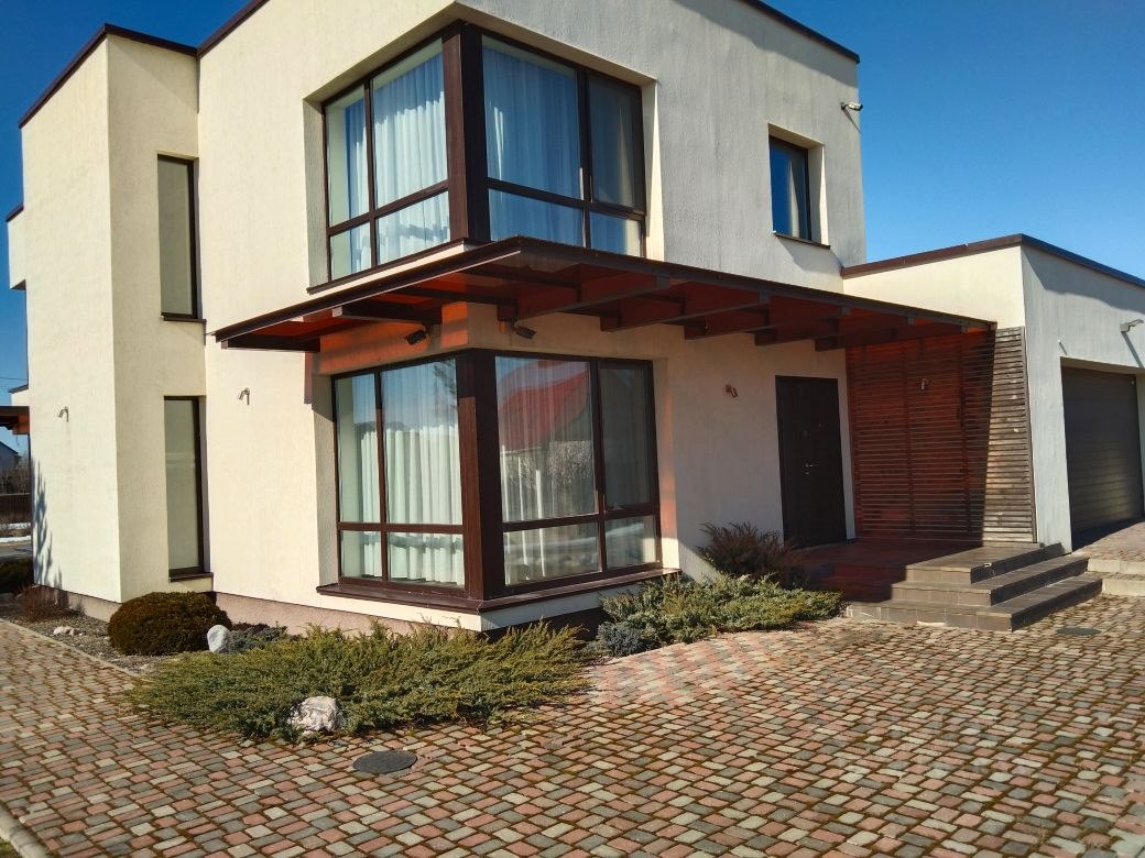 Коттедж, 310 м², 17 соток