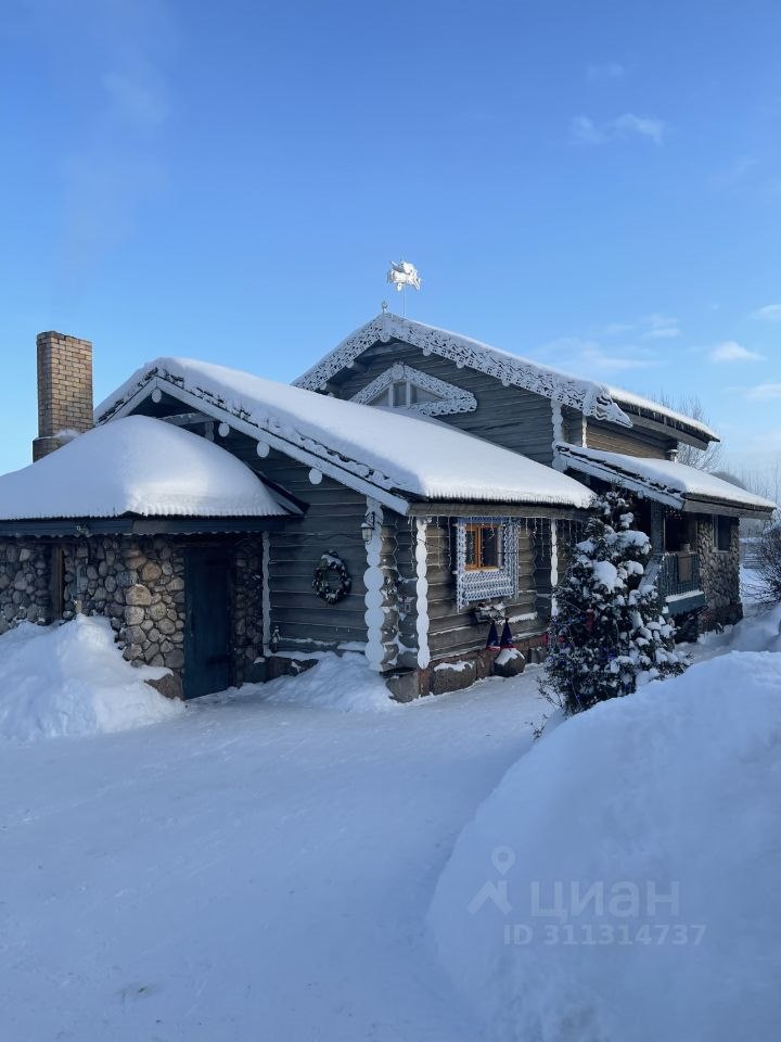 Коттедж, 200 м², 15 соток