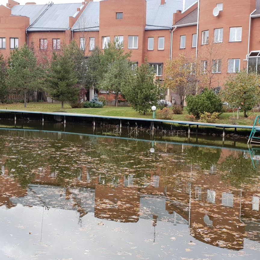 Таунхаус, 640 м², 30 соток