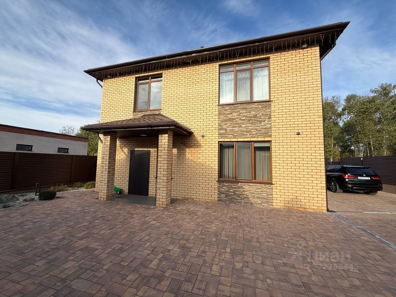 Коттедж, 161.8 м², 9.8 соток