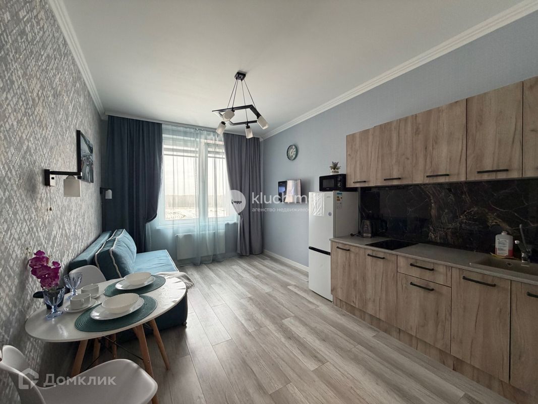 2-комн., 43 м², 8/8 этаж