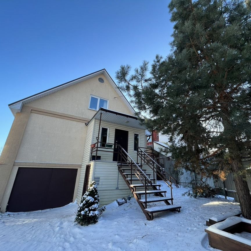 Коттедж, 150 м², 8 соток