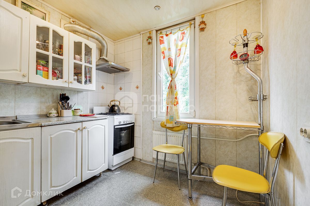 4-комн. квартира, 49 м2, 5/5 этаж