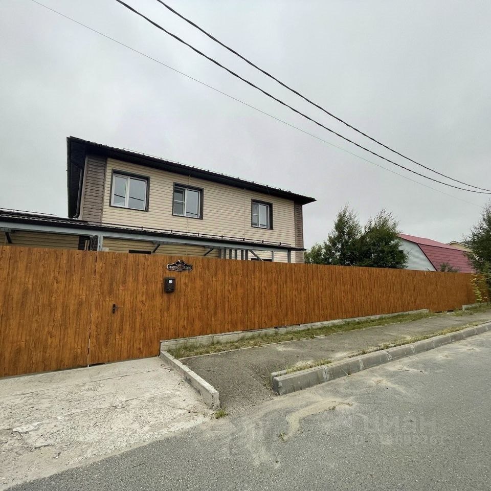 Дом, 240 м², 9 соток