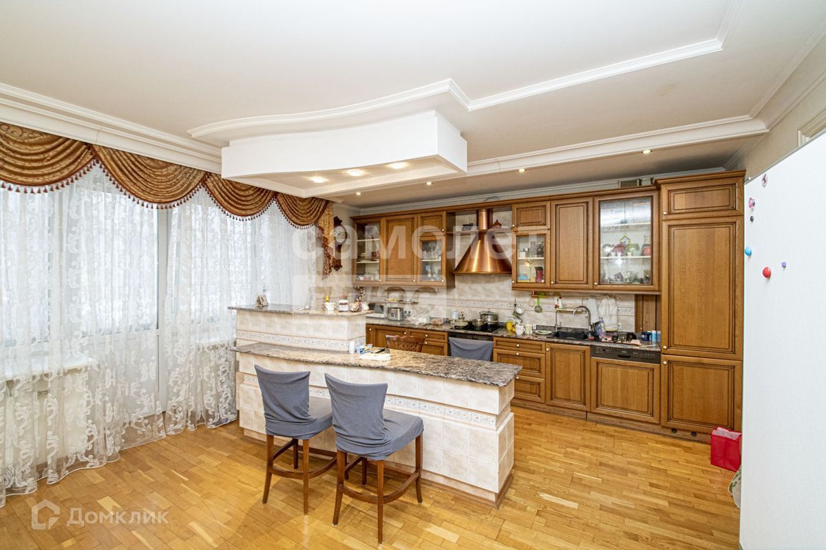 5-комн., 382.6 м², 2/4 этаж