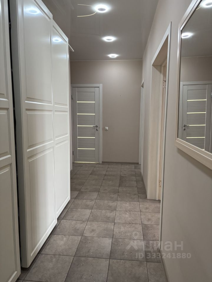2-комн. квартира, 61.4 м2, 10/17 этаж
