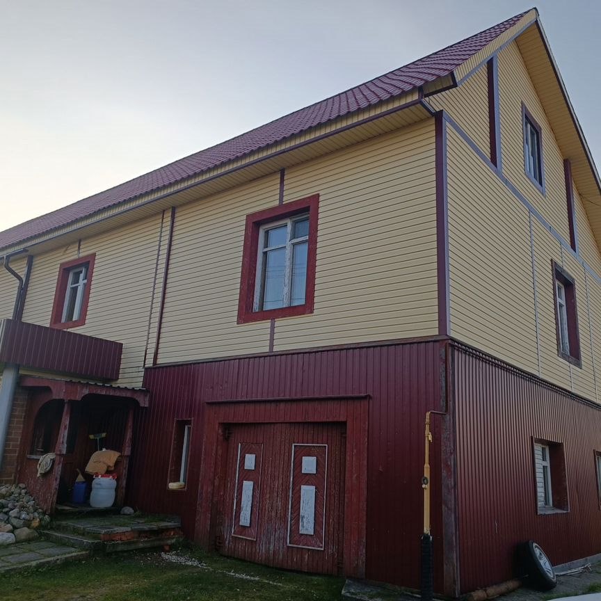 Дом, 200 м², 18 соток