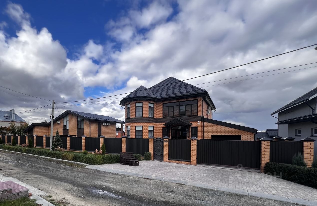 Коттедж, 330 м², 17 соток