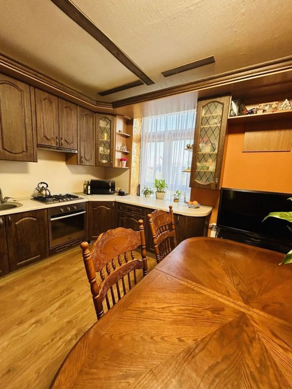 2-комн., 74 м², 5/5 этаж