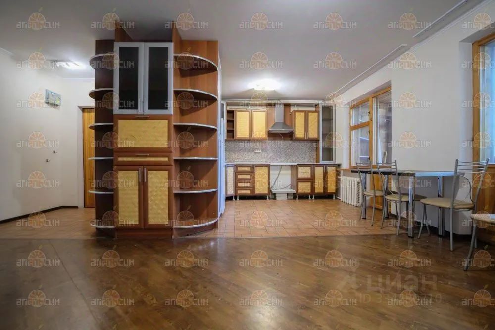 3-комн., 70 м², 1/10 этаж