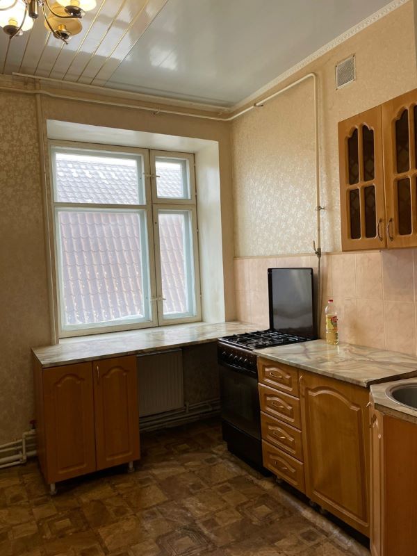 2-комн. квартира, 75 м², 2/4 этаж