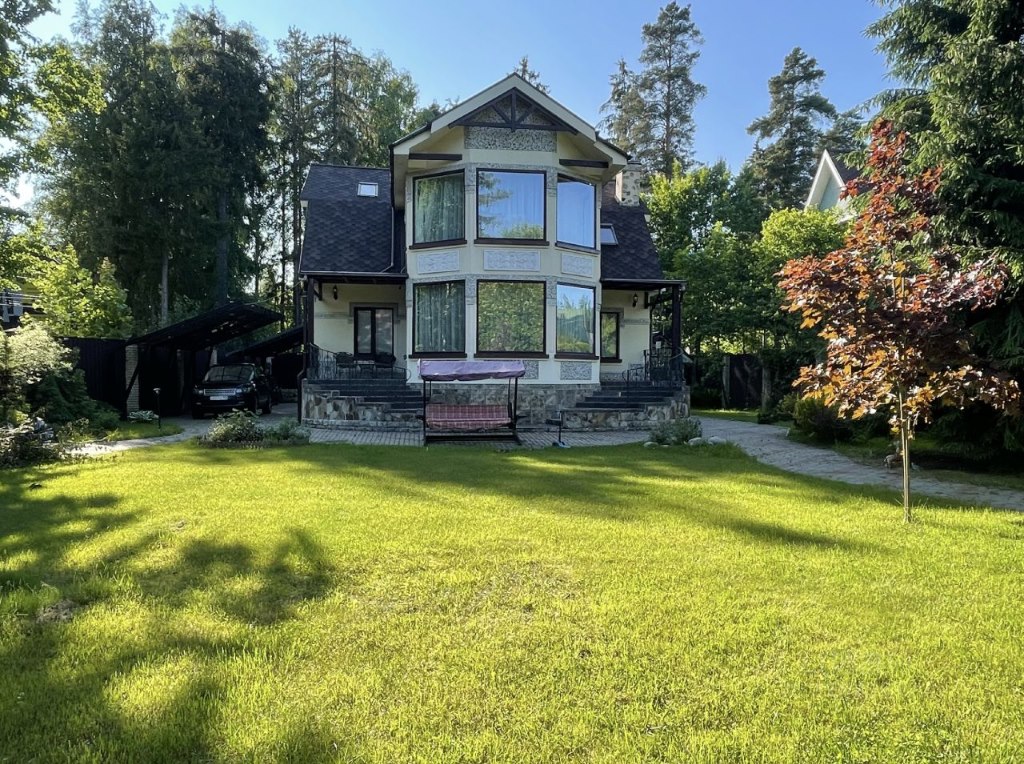 Коттедж, 381 м², 15 соток