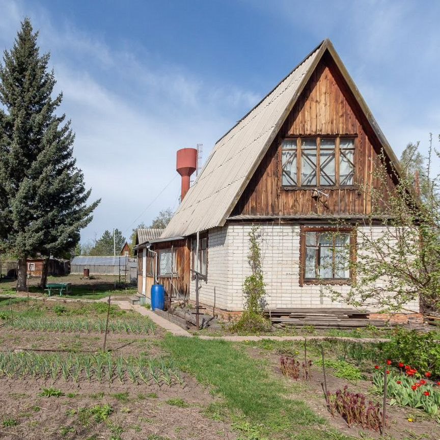 Коттедж, 60 м², 10 соток