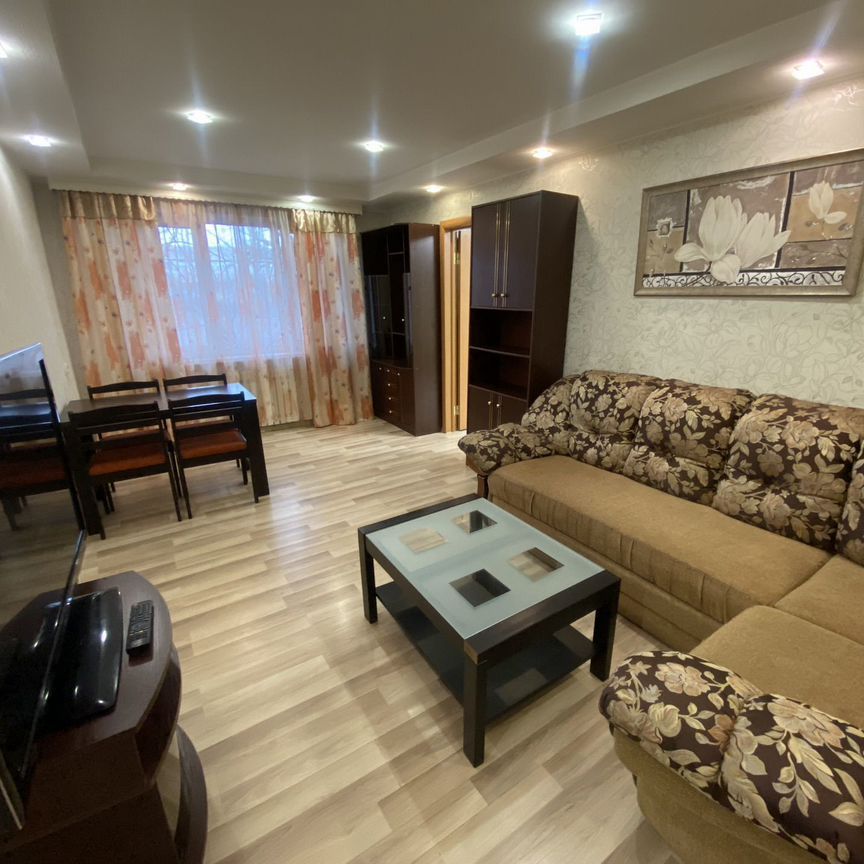 3-комн. квартира, 60 м2, 1/5 этаж