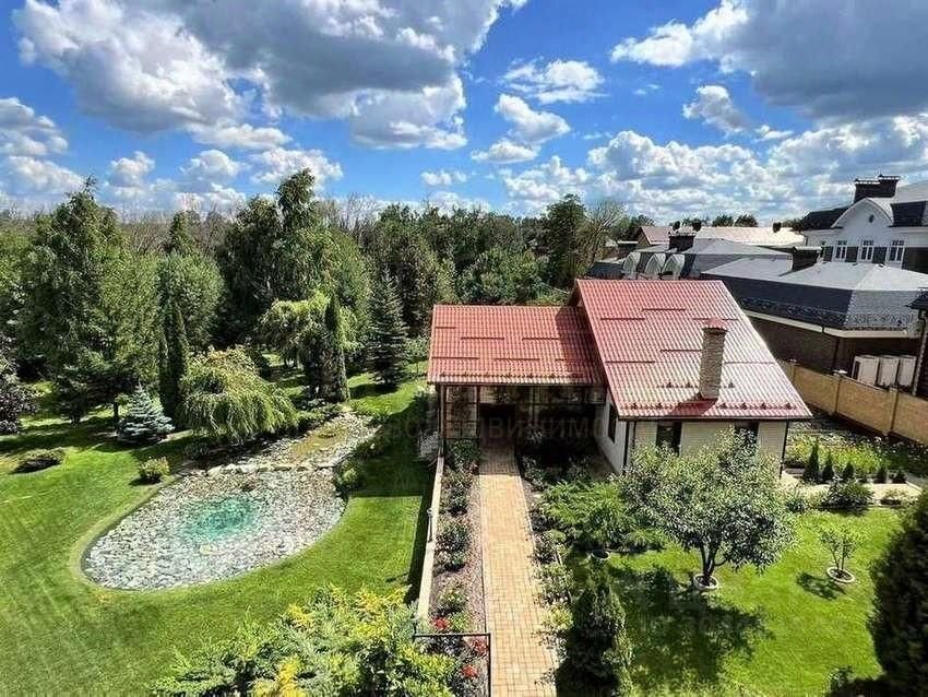 Дом, 1100 м², 80 соток