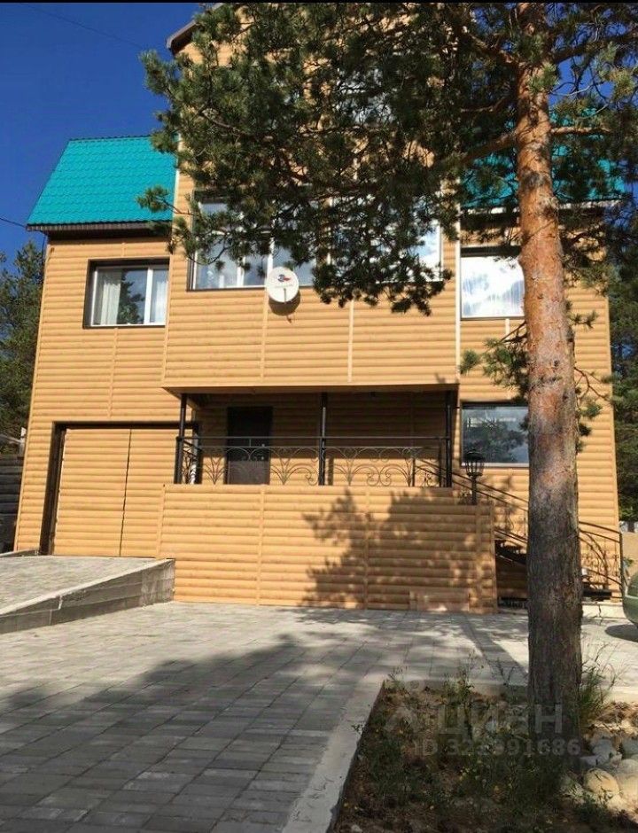 Коттедж, 350 м², 8 соток