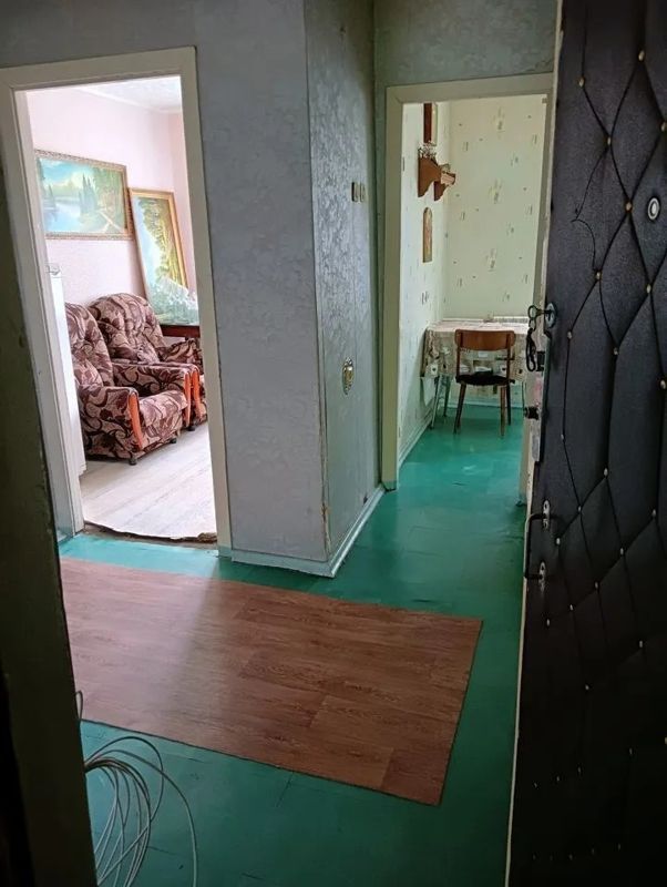 4-комн. квартира, 65 м2, 3/2 этаж